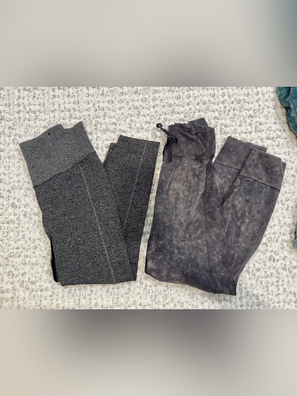 Pair of Victoria’s Secret Pink Active Ankle Length Leggings size Large grey